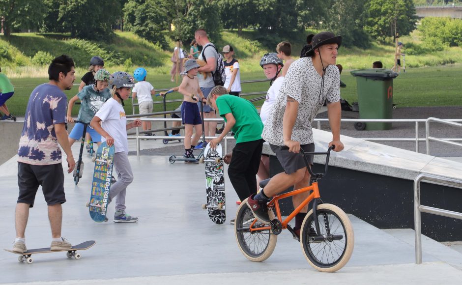 Vilniečius sportuoti kviečia atnaujintas Baltojo tilto aikštynas