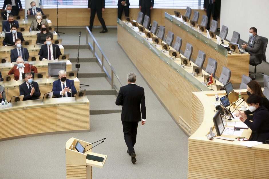 „Valstiečiai“ toliau protestuoja: atsisakė užduoti klausimus I. Šimonytei