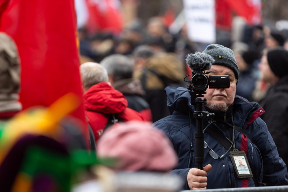 Sausio 13-osios minėjimas – triukšmingas: premjerė kalbą sakė su ašarom, protestuotojai rėkė „Gėda!“