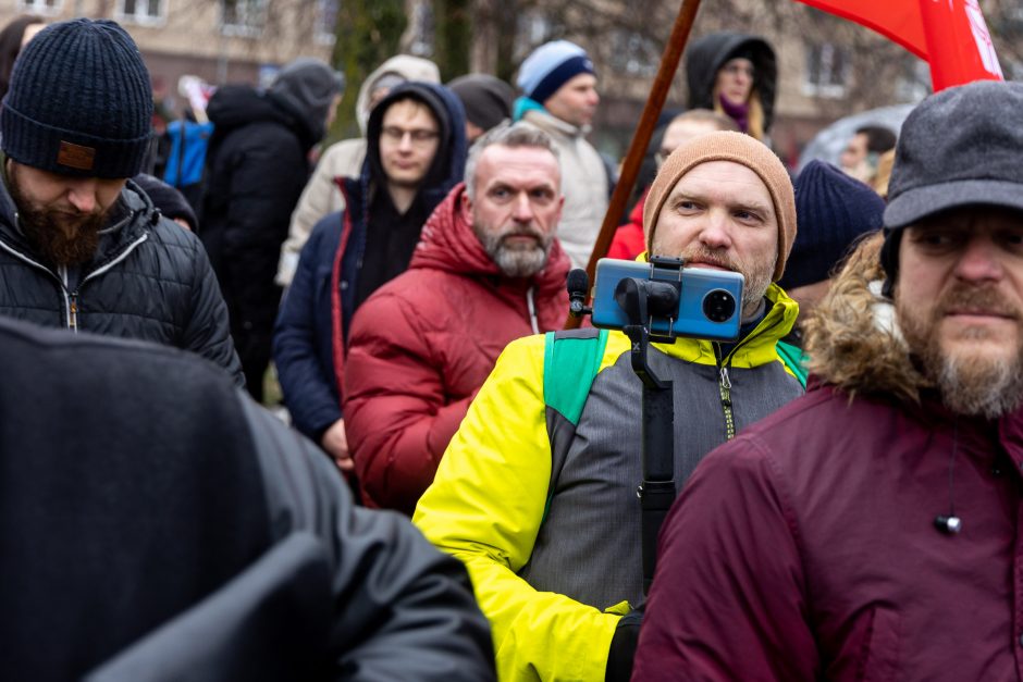 Sausio 13-osios minėjimas – triukšmingas: premjerė kalbą sakė su ašarom, protestuotojai rėkė „Gėda!“