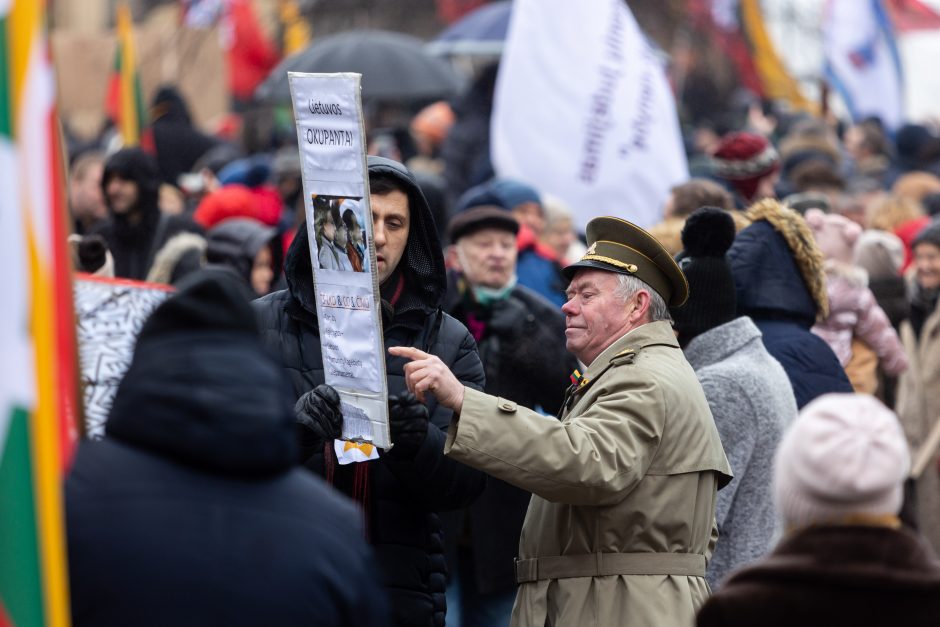 Sausio 13-osios minėjimas – triukšmingas: premjerė kalbą sakė su ašarom, protestuotojai rėkė „Gėda!“