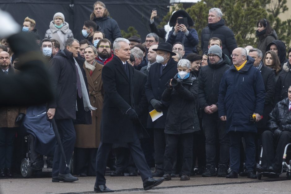 Sausio 13-osios minėjimas – triukšmingas: premjerė kalbą sakė su ašarom, protestuotojai rėkė „Gėda!“