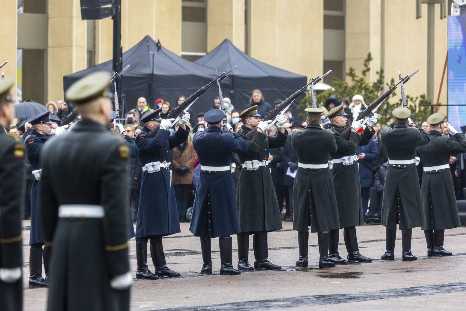 Sausio 13-osios minėjimas – triukšmingas: premjerė kalbą sakė su ašarom, protestuotojai rėkė „Gėda!“