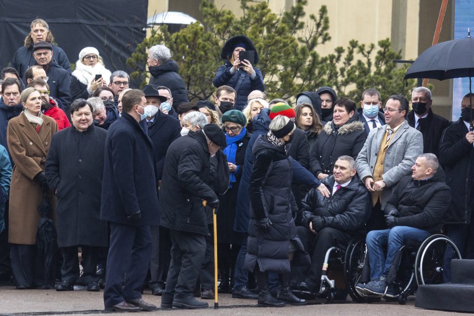 Sausio 13-osios minėjimas – triukšmingas: premjerė kalbą sakė su ašarom, protestuotojai rėkė „Gėda!“