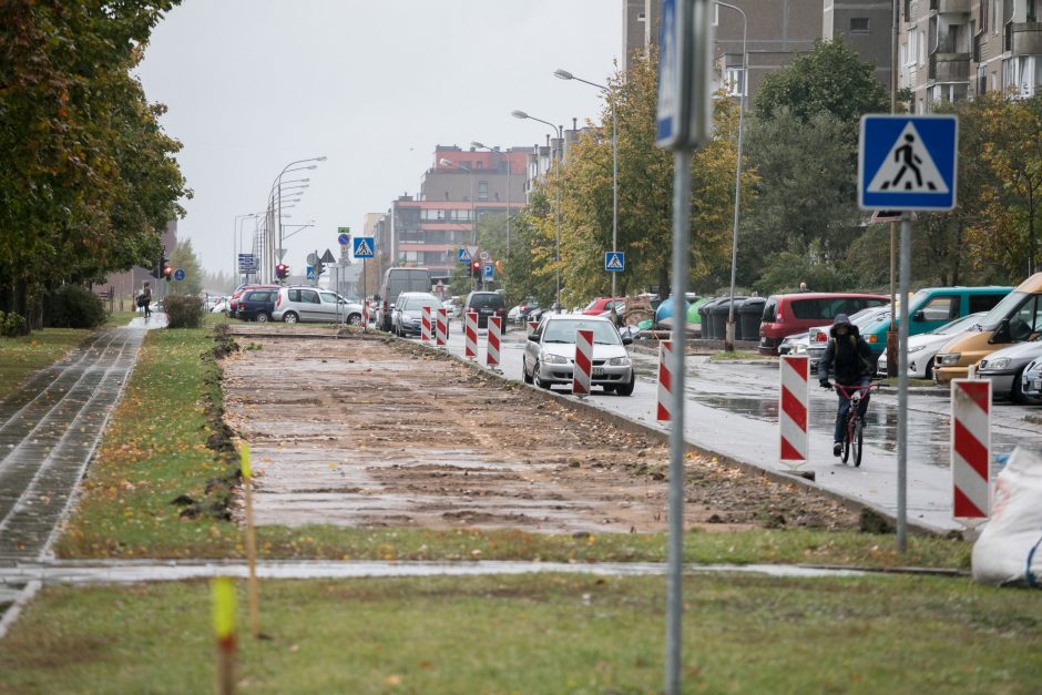 Pradžiugino pilaitiškius: įrengs daugiau vietų automobiliams