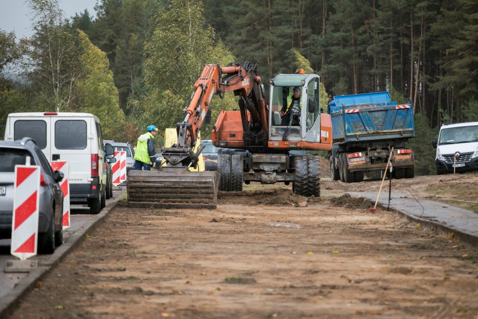 Pradžiugino pilaitiškius: įrengs daugiau vietų automobiliams