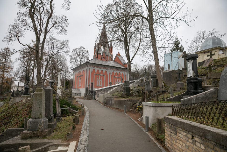 Istorinės Rasų kapinės pasiruošusios priimti sukilimo vadus