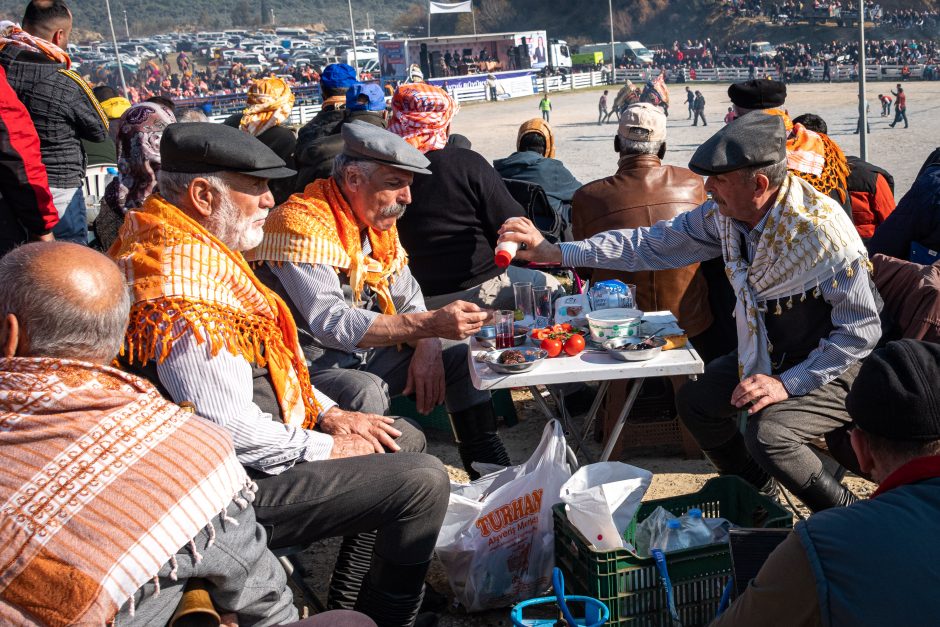 Į keliones po užsienį – nykstančių tradicijų pėdsakais