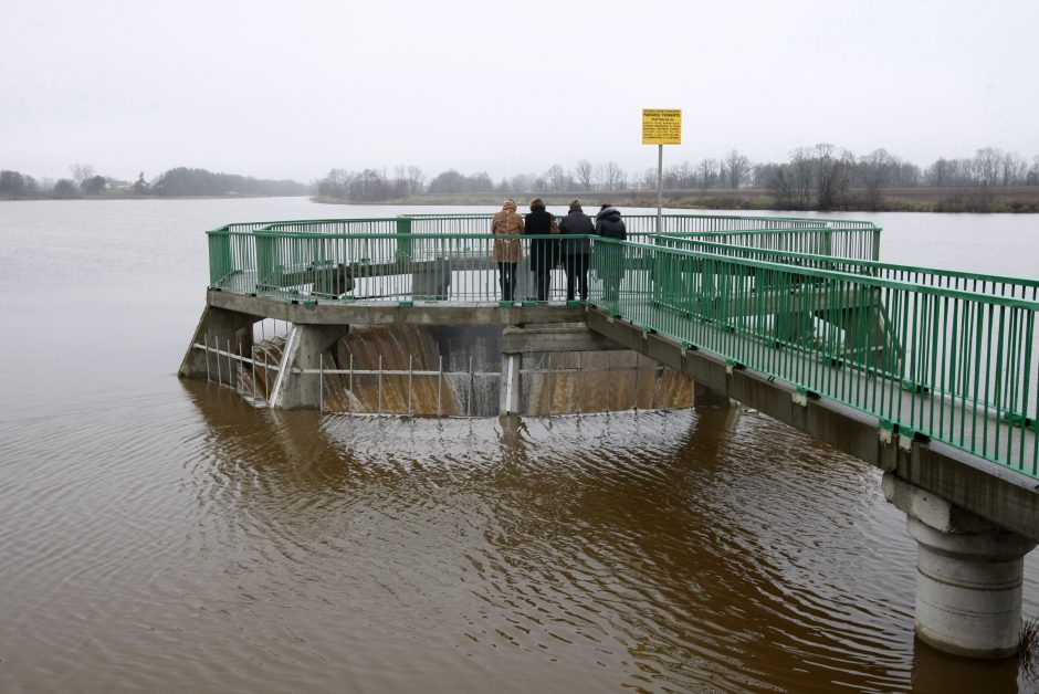 Dėl gausaus lietaus kels užtvankų sklendes