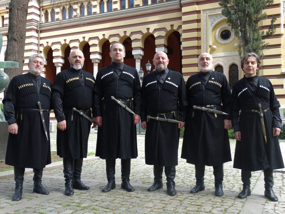 Pasaulinio garso ansamblis „Suliko“ leidžiasi į gastroles Lietuvoje