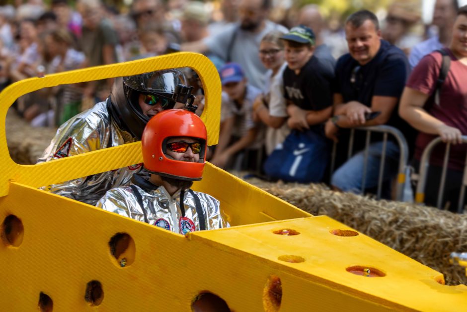 „Jabadabadū“ nuo kalno: muilinių lenktynėse – humoras ir kūrybiškumas