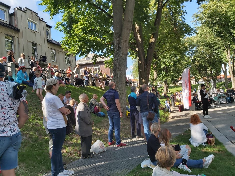 Nemokami koncertiniai piknikai ir vėl džiugina kauniečius: gyvai skambėjo džiazas