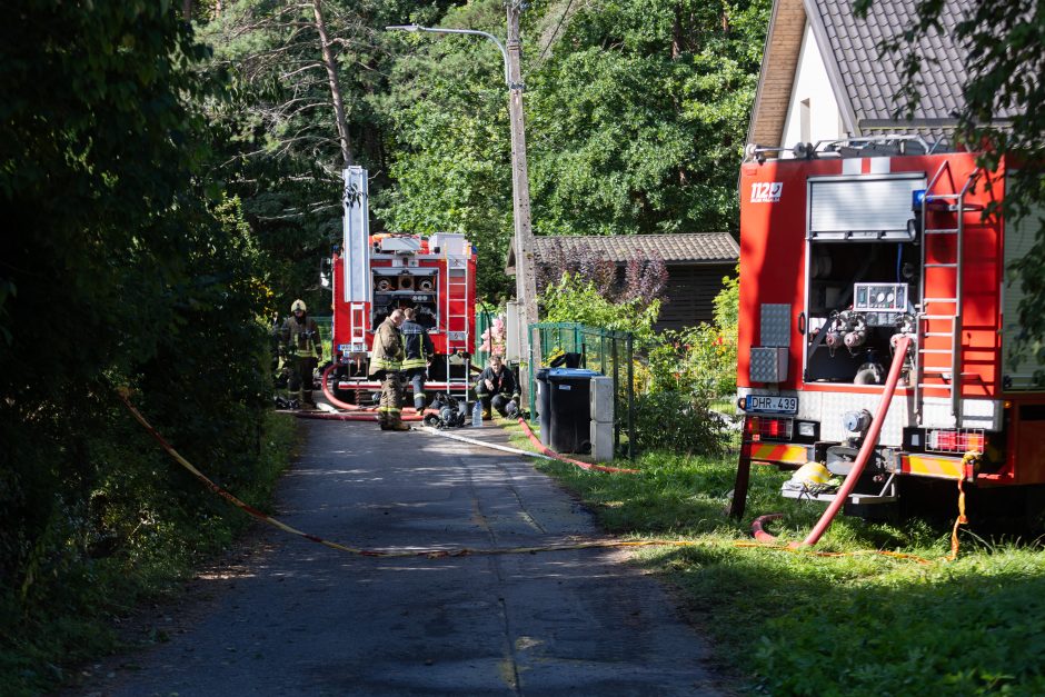 Vilniuje atvira liepsna degė namas: žuvo du žmonės