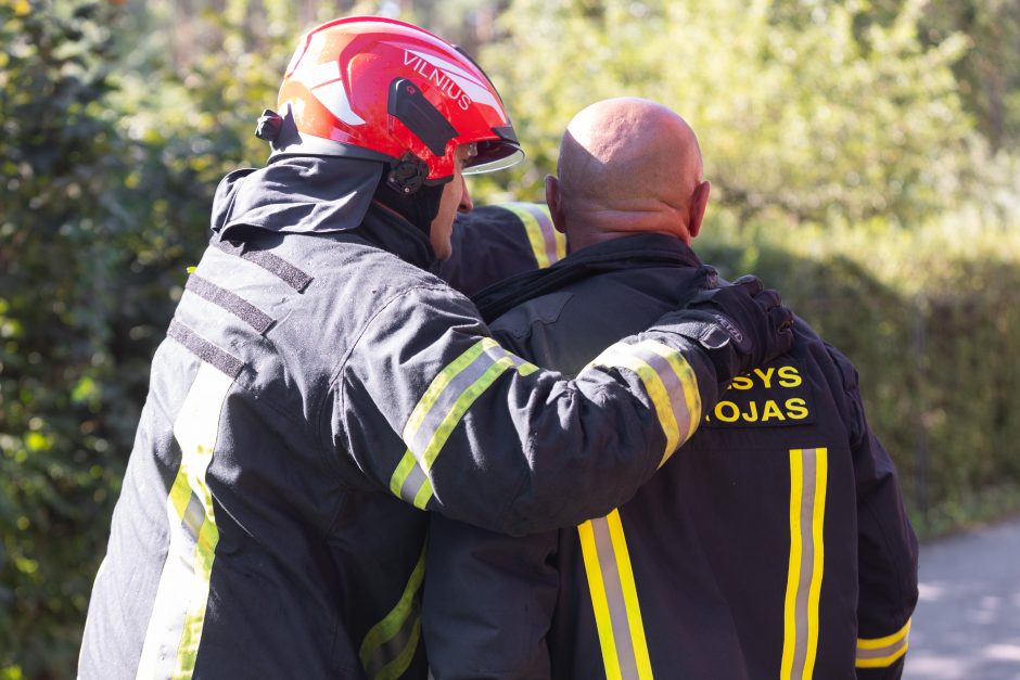 Vilniuje atvira liepsna degė namas: žuvo du žmonės