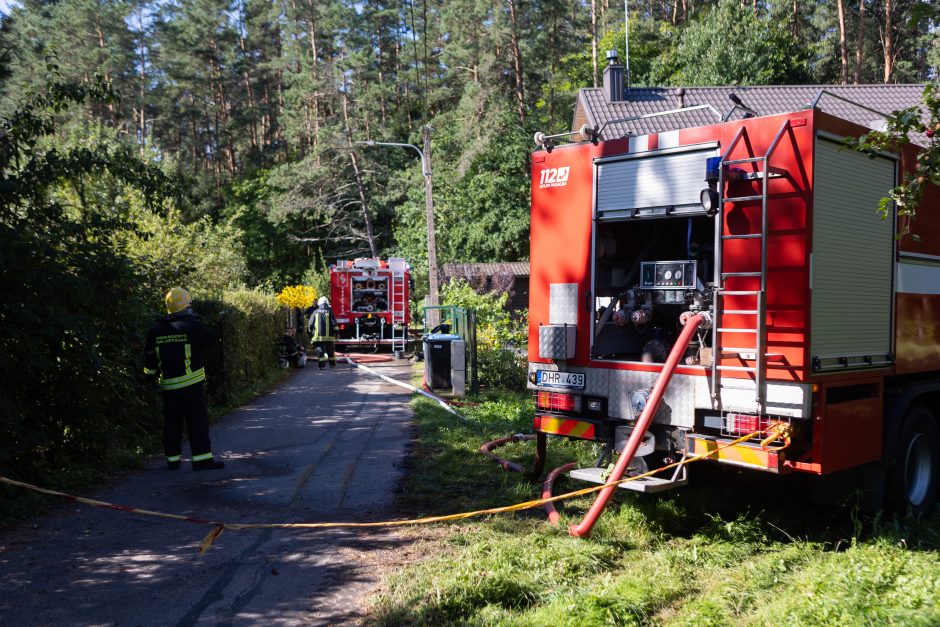 Vilniuje atvira liepsna degė namas: žuvo du žmonės