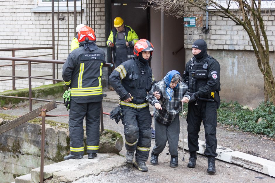 Savivaldybė susirūpino: kas laukia sprogimo apgadinto daugiabučio gyventojų