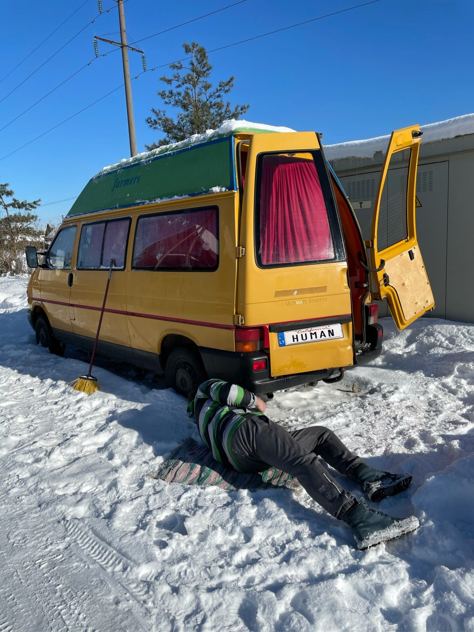 Į kelią – pačių įrengtu geltonu autobusiuku