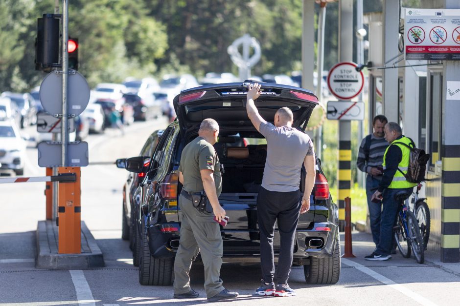 Vykstančius į Baltarusiją punktų uždarymas ir pykdo, ir nuvilia: kentės paprasti žmonės