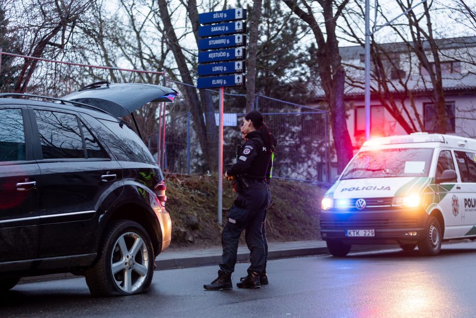 Garsiosios bėglių gaudynės Vilniuje: paaiškėjo, kodėl pareigūnai juos vijosi