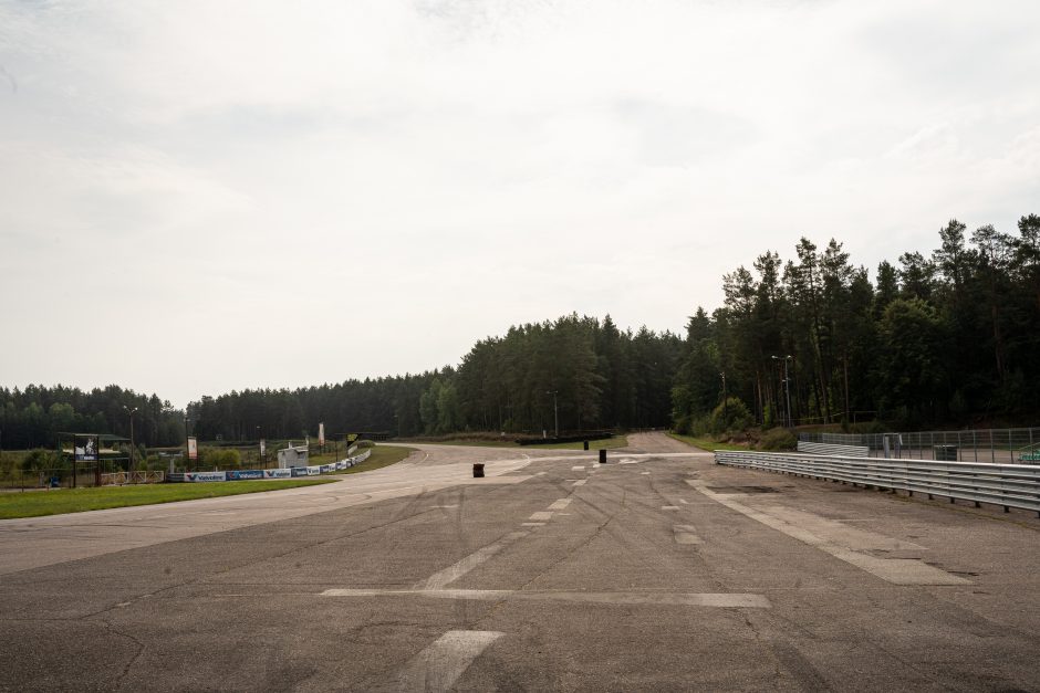 Stagnacija nesibaigia: lenktynių trasa merdi