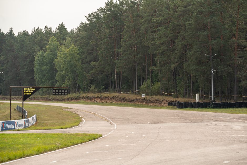 Stagnacija nesibaigia: lenktynių trasa merdi