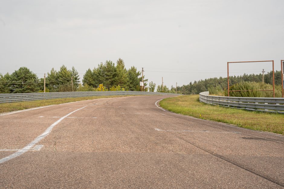 Stagnacija nesibaigia: lenktynių trasa merdi