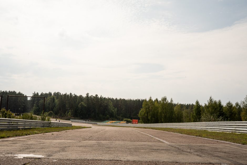 Stagnacija nesibaigia: lenktynių trasa merdi