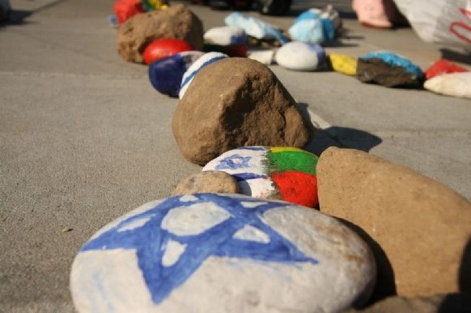 Senojoje Varėnoje suniokotas žydų genocido aukų memorialas