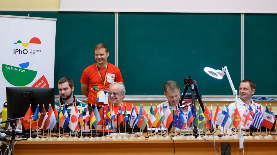 Vilniuje baigėsi tarptautinė fizikos olimpiada