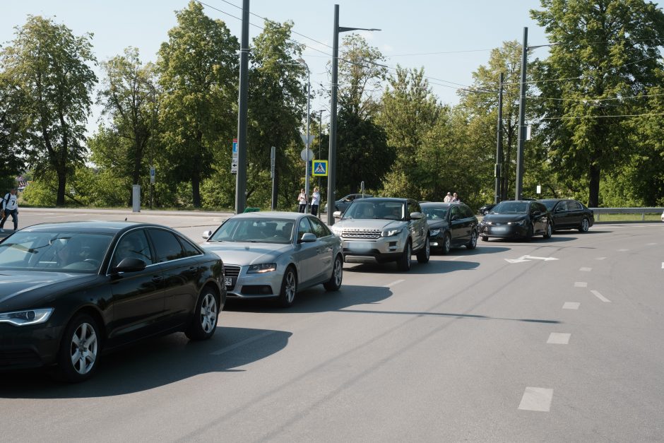 Per piką Pilies žiede – dar didesnis chaosas: pakeistos eismo tvarkos dalis vairuotojų nepastebi