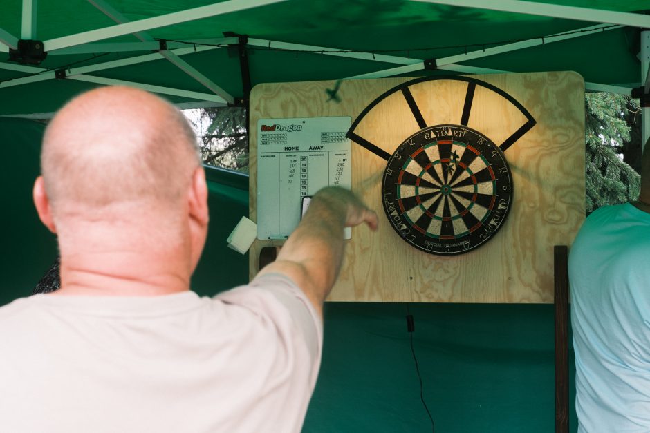 Garsusis festivalis Lekėčiuose: ir apranga, ir šakočiai – su mėlynėmis