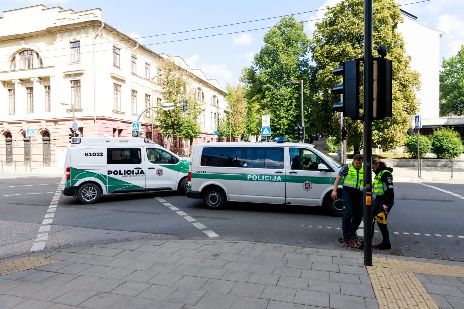 Kauno centre – troleibuso ir dviratininkės susidūrimas