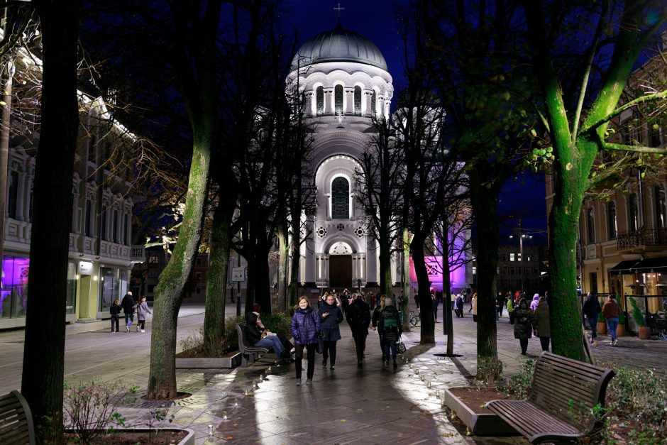 Laisvės alėjoje tradiciškai tekėjo „Sielų upė“: grožį gadino vėjas