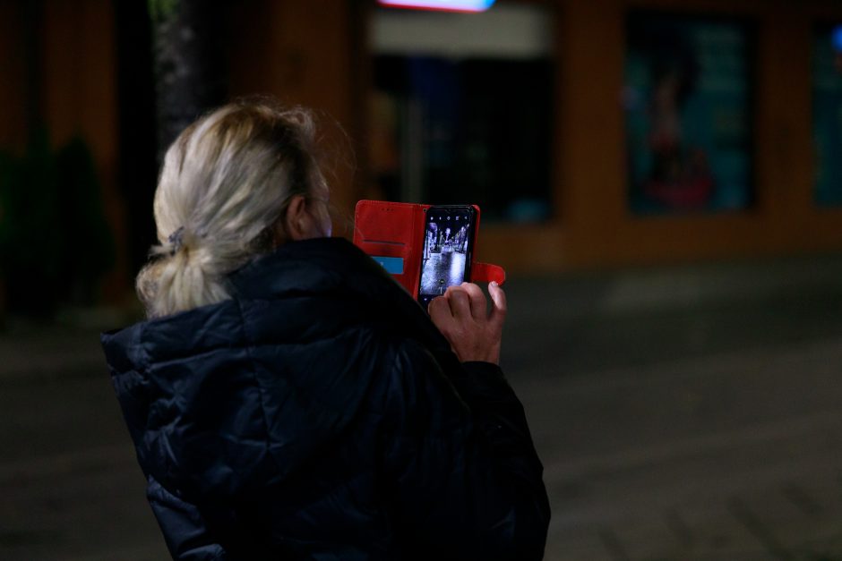 Laisvės alėjoje tradiciškai tekėjo „Sielų upė“: grožį gadino vėjas