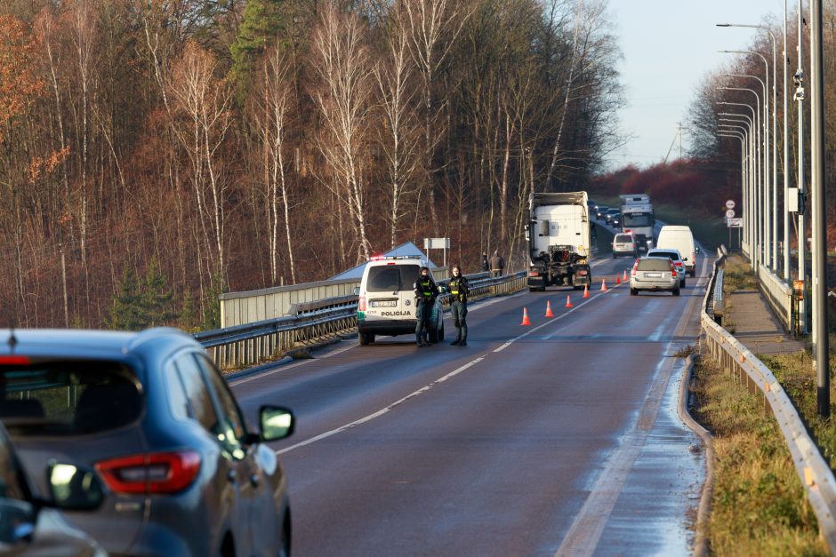 Praneša kauniečiai: ant Varnių tilto – net septynios avarijos