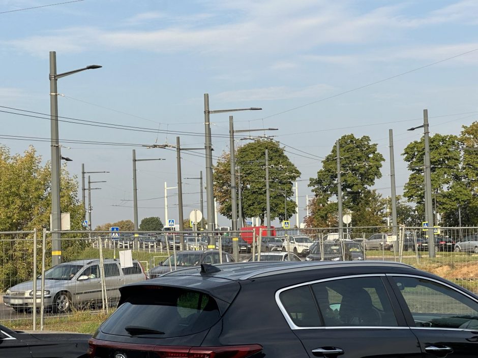 Teks apsišarvuoti kantrybe: Kaune – automobilių spūstys (papildyta)