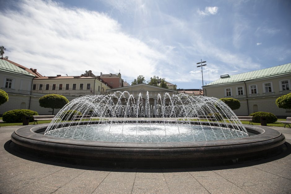 G. Nausėda atvėrė Prezidentūros kiemą kultūriniams renginiams ir lankytojams