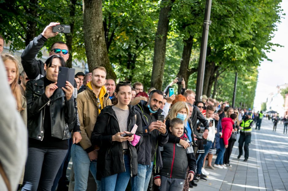 Į LGBT parado dalyvius skriejo ir žali kiaušiniai: kliuvo kavinės klientams