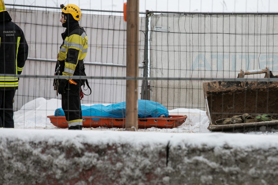 Baisi nelaimė Vilniuje: žuvo į labai gilią betonuotą duobę įkritęs žmogus