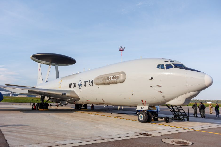 Šiauliuose dislokuoti NATO žvalgybiniai orlaiviai: matome, ką veikia agresyvus kaimynas