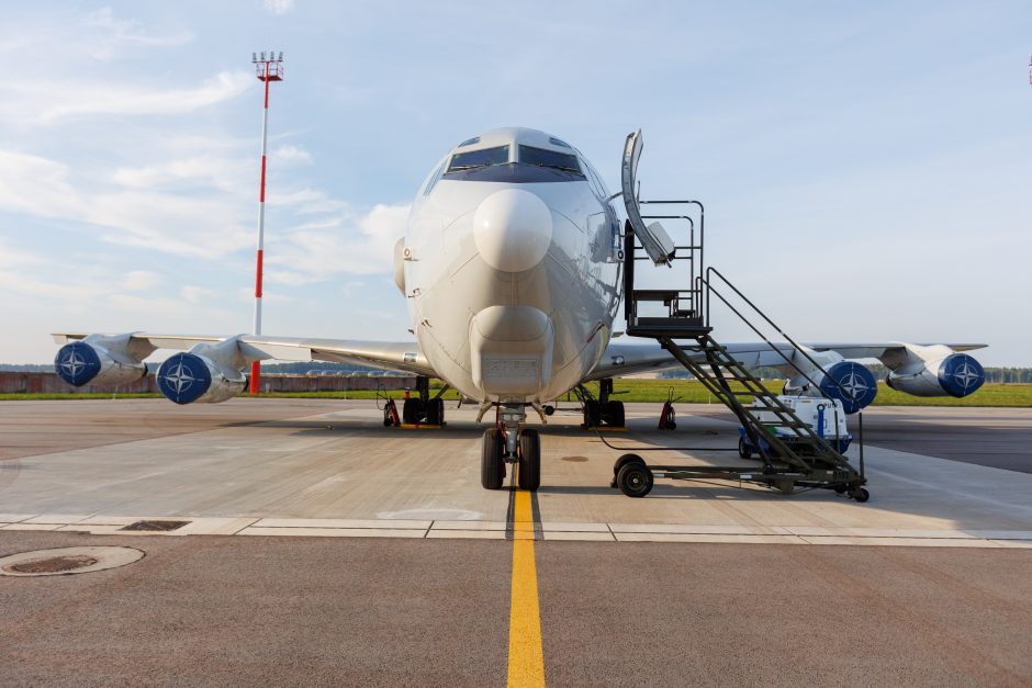 Šiauliuose dislokuoti NATO žvalgybiniai orlaiviai: matome, ką veikia agresyvus kaimynas