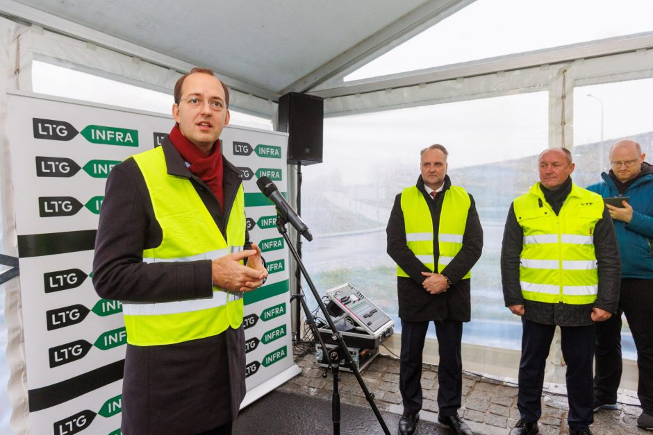 Atidarytas naujas tunelis ties Vievio geležinkelio pervaža