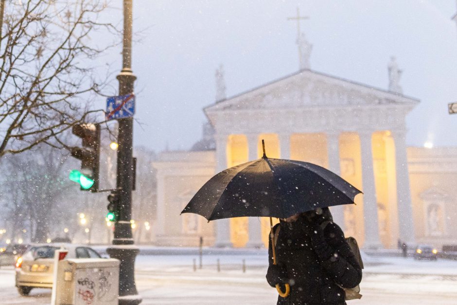 Apie orų maišalynę: Lietuva padalinta į keletą dalių