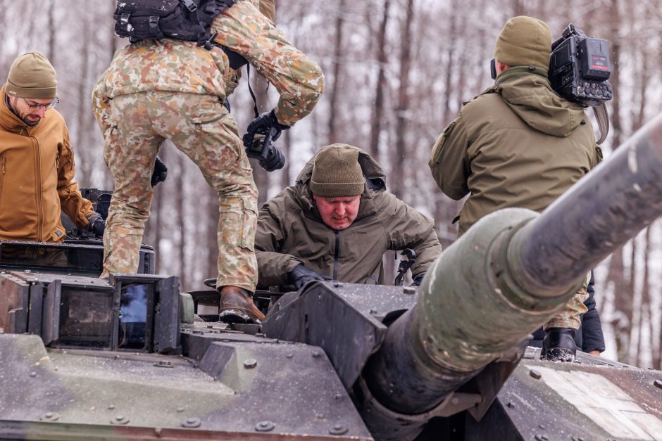 Lietuva tampa per mūšius Ukrainoje pažeistų vokiškų tankų remonto centru