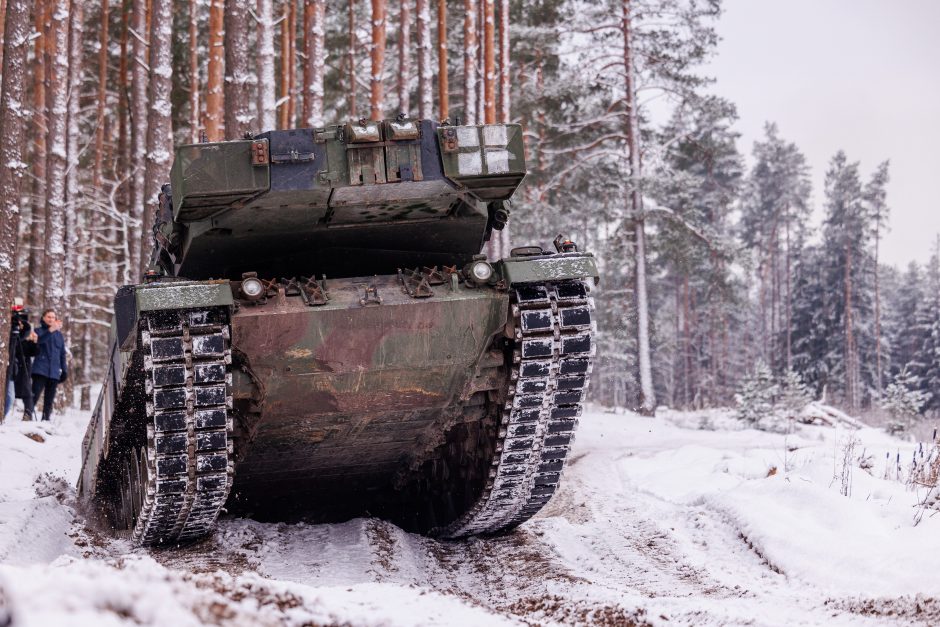 Lietuva tampa per mūšius Ukrainoje pažeistų vokiškų tankų remonto centru