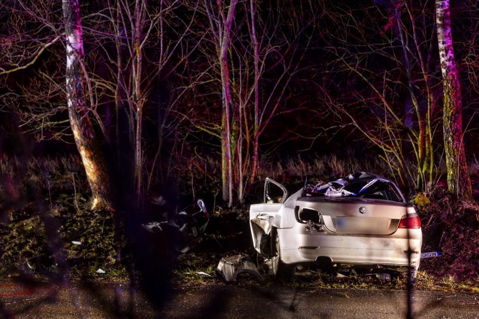 Daugiau detalių: nuo policijos sprukęs ir žuvęs BMW vairavęs vaikinas neturėjo teisės vairuoti