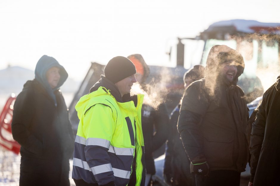 Žemdirbiams neleido deginti laužo prie Vyriausybės: žada atvažiuoti su traktoriais