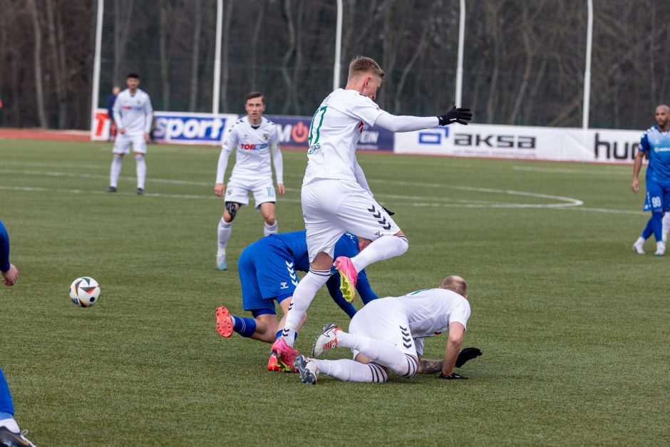 Kauno derbyje triumfavo rajono futbolininkai