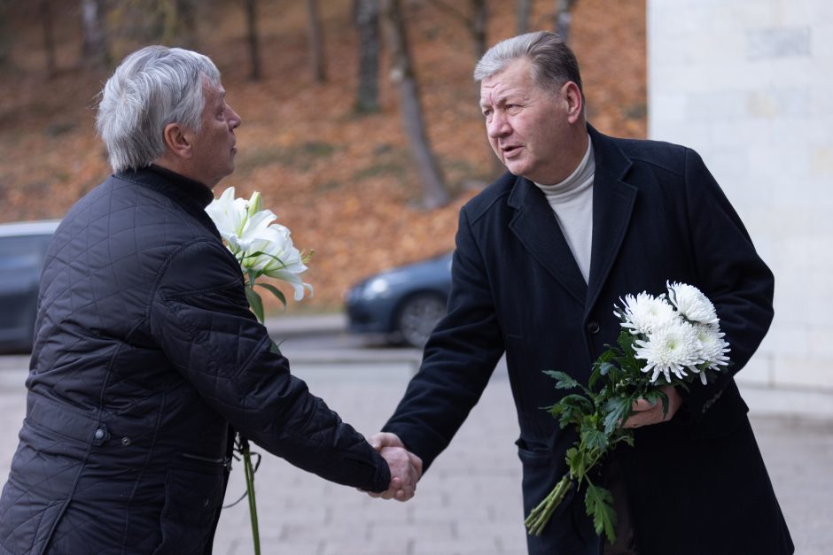 Vilniuje atsisveikinama su politiku, ekonomistu A. Matulevičiumi