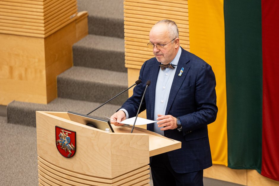 Seimas panaikino R. Žemaitaičio teisinę neliečiamybę